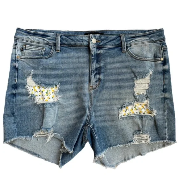 Judy Blue Lemon Drop Patch Jean Shorts Women's 3XL/22 Blue Denim Distressed - Picture 2 of 10